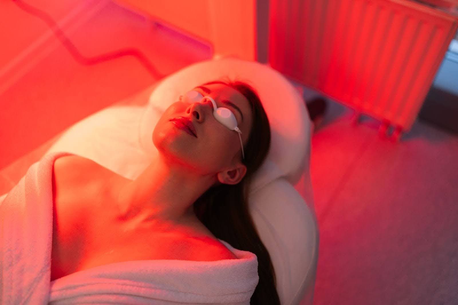 Red Light Therapy: Benefits, Side Effects & Uses
